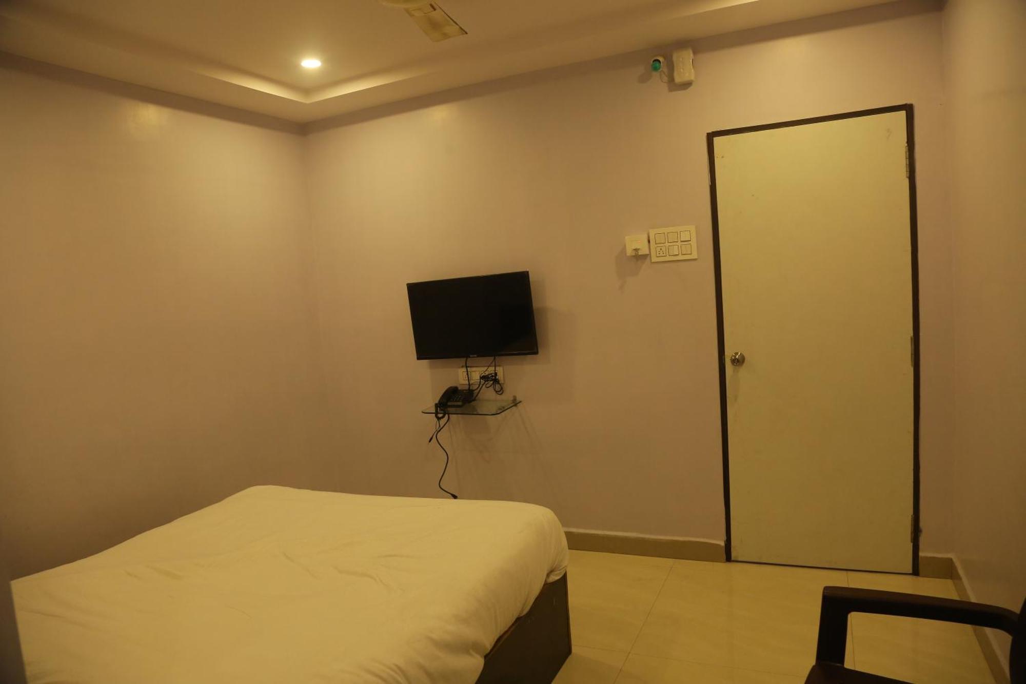 Sk Guest House فيساخاباتنام المظهر الخارجي الصورة